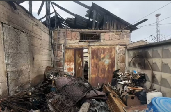 «Լավ ա էդ պահին դուրս եկա տնից, թե չէ ես էլ կվառվեի». մանրամասներ՝ Ներքին Չարբախի տներից մեկում տեղի ունեցած պայթյունից (տեսանյութ)